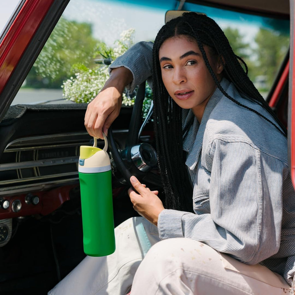 Owala FreeSip Insulated Stainless Steel Water Bottle with Straw, BPA-Free Sports Water Bottle, Great for Travel, 32 Oz, Shy Marshmallow