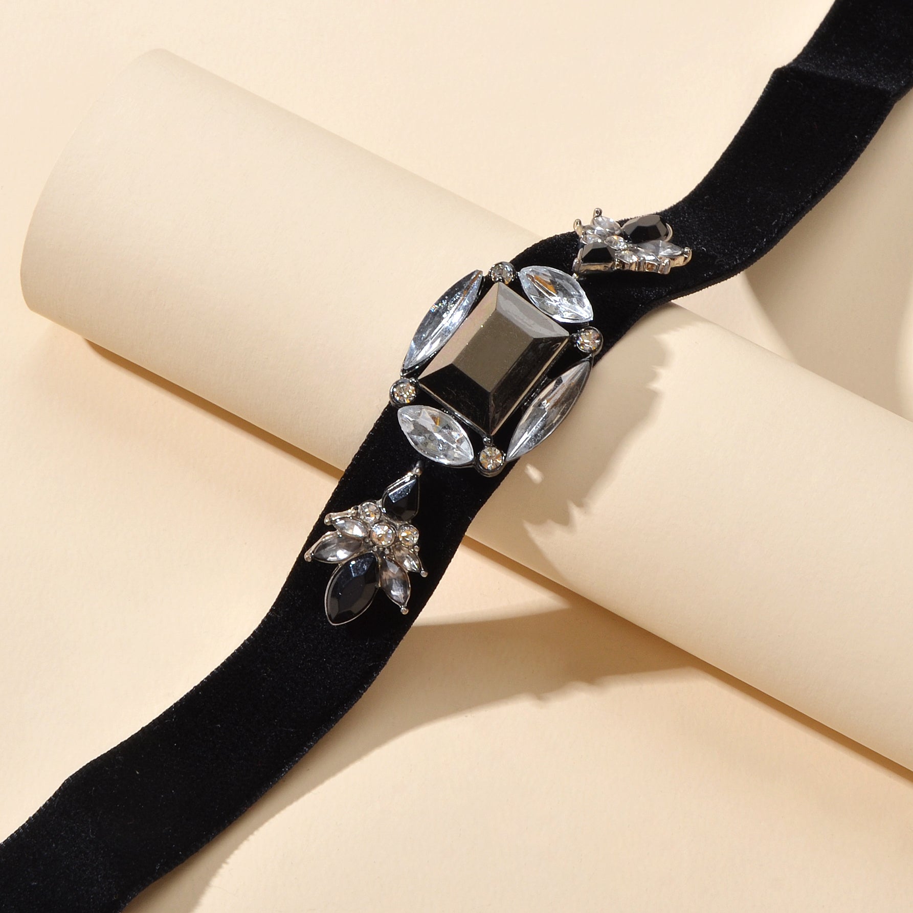 Retro Jewellery 90s Rhinestone Black Velvet Short Tattoo Choker Grunge Necklace-3