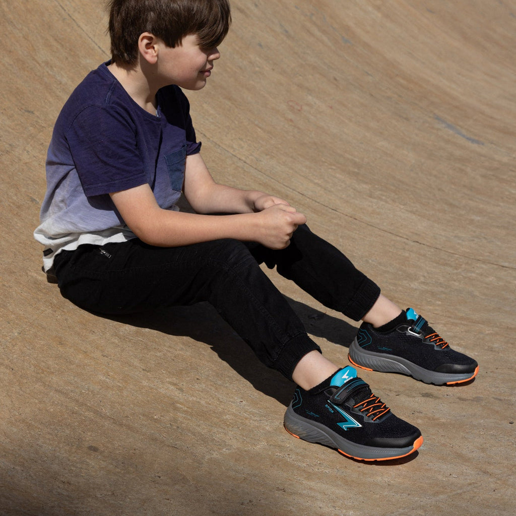 Brazen Boys Runner - Black/Teal V Strap